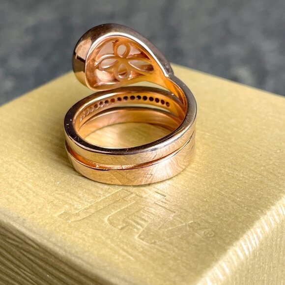 JTV rose gold tone ring with teardrop mother of pearl and red stones, sz 7 - Picture 4 of 6